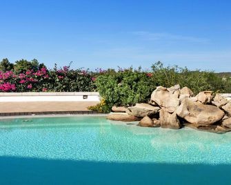 Beautiful Il Giardino degli Oleandri one bedroom sleeps two num0850 - Liscia di Vacca - Piscina