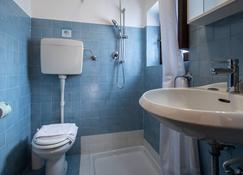 Italianway - Castellana Mono 68 - Udine - Bathroom
