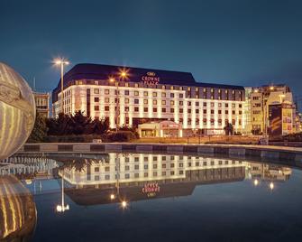 Crowne Plaza Bratislava - Bratislava - Building