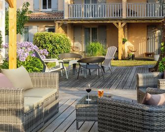 Logis Hotel Loceana - Lanton - Patio