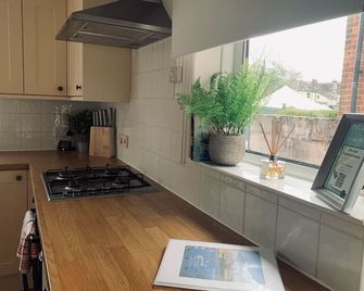 Avon View - Salisbury - Kitchen