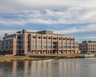 Holiday Inn Express & Suites Texarkana by IHG - Texarkana - Rakennus