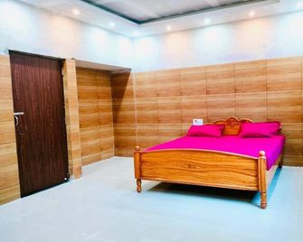 Krishna Garden Hotel & Resort - Bihār Sharīf - Bedroom