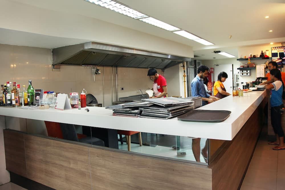 بونيافا بلايس باتايا بيتش