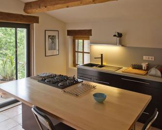 Large apartment with view - Saint-Christol-de-Rodières - Cocina