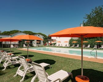 Masseria Macchia & Relais San Pio - Pisticci - Басейн