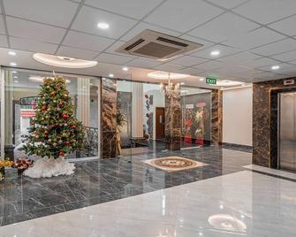 Between airport & D1 center, with balcony, fast wifi (fiber), check-in 24/7 - Ciudad Ho Chi Minh - Lobby