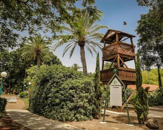 El Mul Golan Kibbutz Country Lodging - Sha‘ar HaGolan - Outdoors view