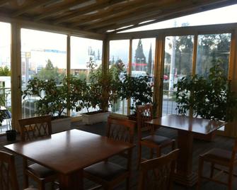 Cybele Guest Accommodation - Kifisia - Dining room