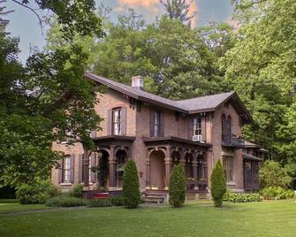 Your home away from home - Moravia - Building