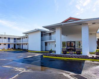 Motel 6 Pendleton, Or - West - Pendleton - Rakennus