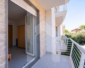 Homiday - Residence Bordopineta - Pineto - Balkón