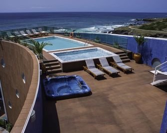 Hotel Vip Praia - Praia - Pileta