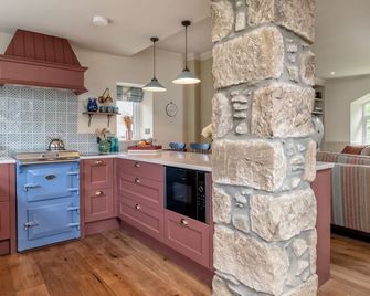 Tornahatnach - 19th Century Cosy Cottage in Aberdeenshire - Alford - Cocina