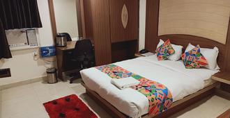 Hotel Park Resort - Bhubaneswar - Bedroom