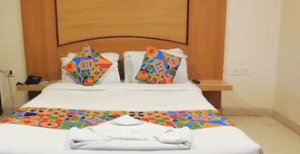 Hotel Park Resort - Bhubaneswar - Bedroom