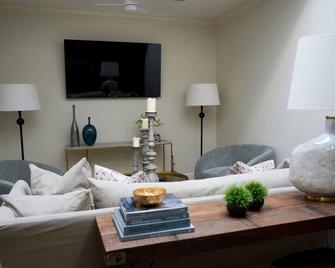 The Nook - Demopolis