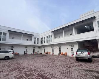 Bi Hotel Kisaran - Tanjung Balai - Building
