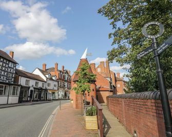 The Chestnuts - Tenbury Wells - Außenansicht
