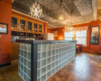 The Artist's Loft located 8 miles from Wild Mountain - Saint Croix Falls - Front desk
