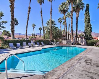 Palm Springs Abode with Pool Access, Near Golfing - Palm Springs - Piscina