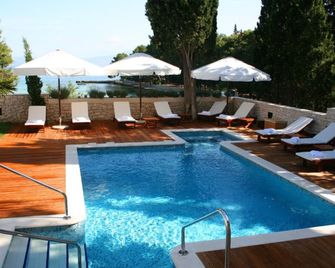 Agroresort Bracka Perla - Adults Only - Supetar - Piscina