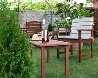 Apartments Zara - Zara - Patio