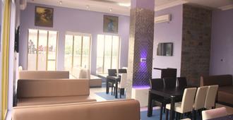 Mardezok Hotel - Asaba - Lounge