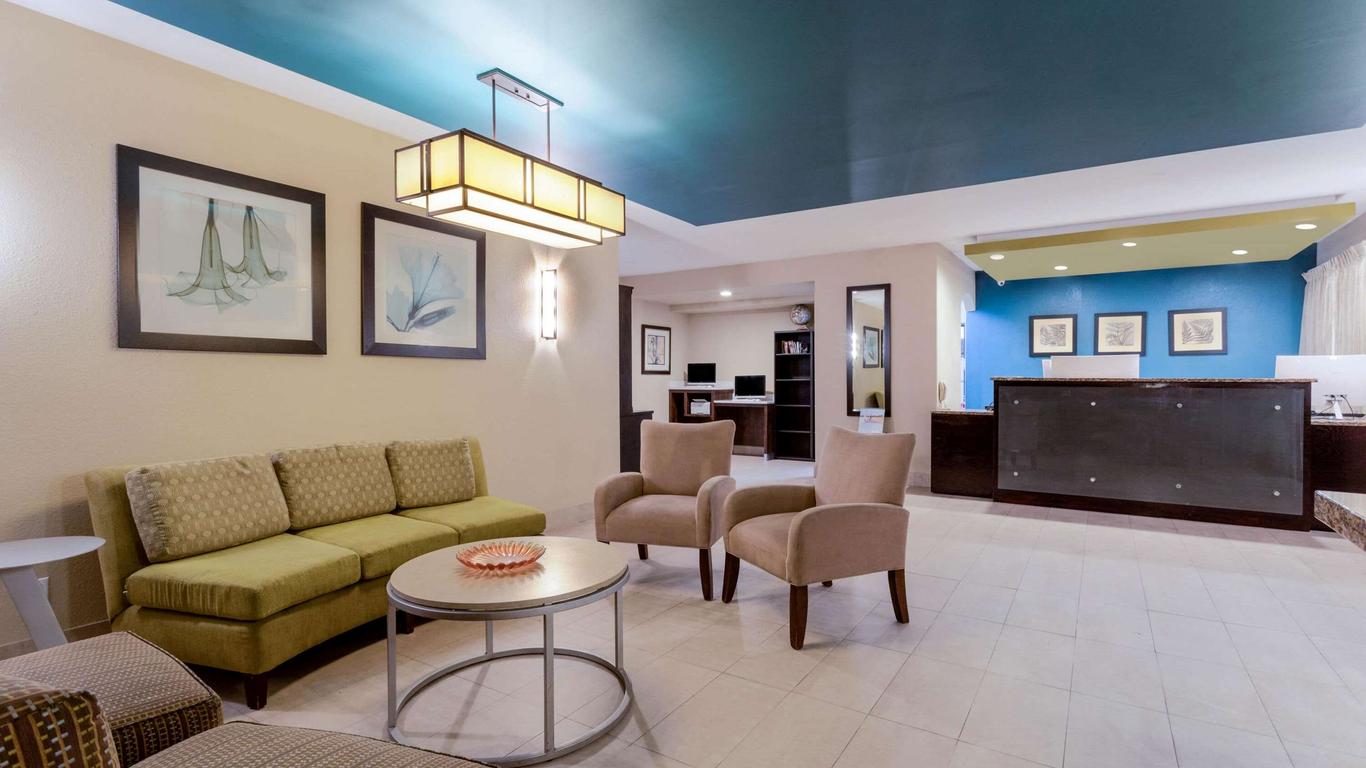 Baymont by Wyndham Henderson-Northeast Denver