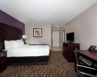 La Quinta Inn & Suites by Wyndham Henderson-Northeast Denver - Henderson - Edificio