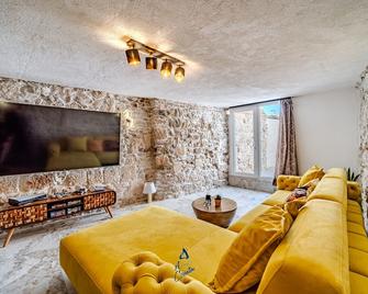 Luxury Villa Unikat with Seaview & Jacuzzi - Milna (Brač) - Wohnzimmer