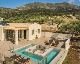 Uberina - Olea Di Assos Villas - Asos - Piscina