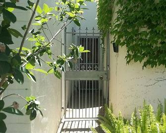 Aircon, Wifi, Fridge, Microwave - Stellenbosch - Outdoor view