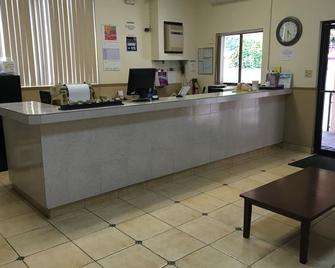 Tamuning Plaza Hotel - Tamuning - Front desk