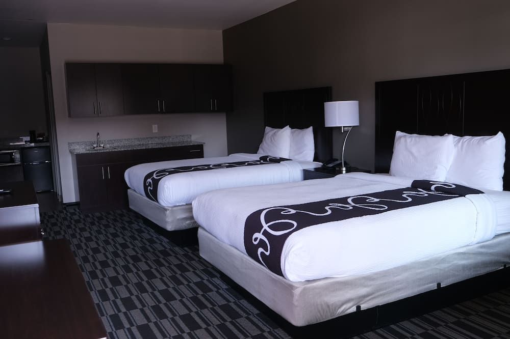 Bedroom view of Catoosa Inn & Suites