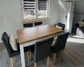 Wohlfühl-refugium: Entspannung in Moderner Wohnung in der 'alten Apotheke' - Baiersbronn - Salle à manger