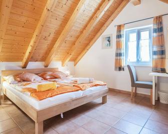 Beautiful Home In Rechnitz With 3 Bedrooms - Lockenhaus - Quarto