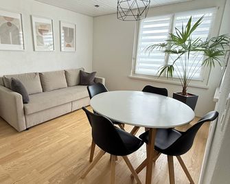 Black&White Apartment - Sankt Gallen Uzwil - Essbereich