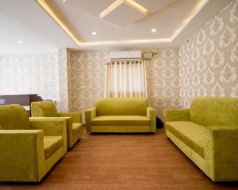 Hotel Deccan Park - Tirupati - Oleskelutila