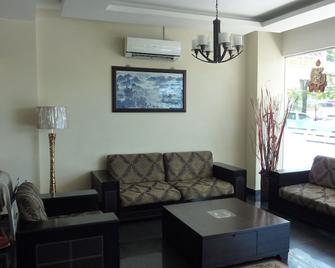 DM Hotel - Kota Kinabalu - Living room