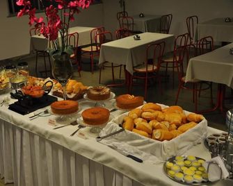 Hotel Regina - Muriaé - Buffet