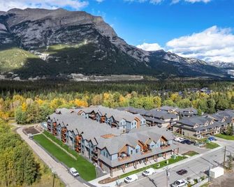 Ground Floor Gem|mountain View|2 Kings|pool & Bbq - Dead Man's Flats - Gebäude