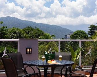 Pousada Solarium Flats Itagua Próximo ao Aquário e a Praça da Baleia - Ubatuba - Varanda