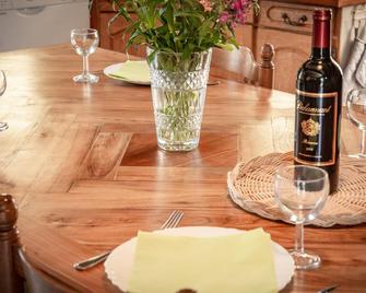 Gite Girou Haut - Montcabrier - Comedor