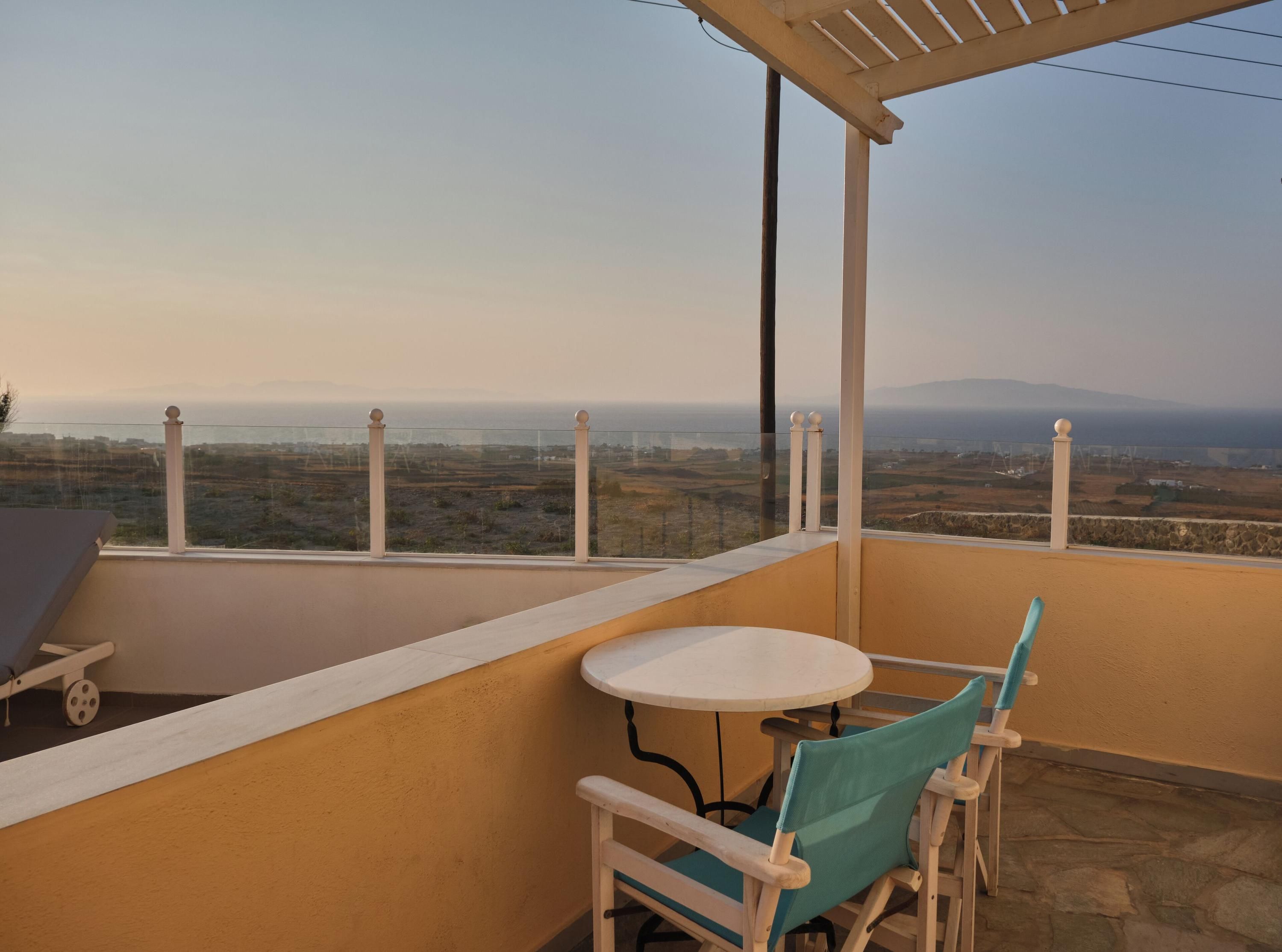 Maria's Place - Adults Only - אויה - מרפסת