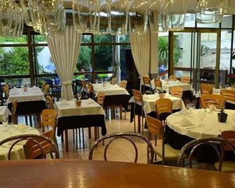 Ñikén Hotel & Spa - Necochea - Restaurant