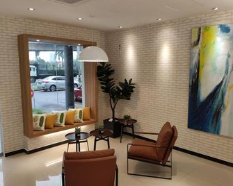 Hotel 99 Seri Kembangan Serdang - Seri Kembangan - Salónek