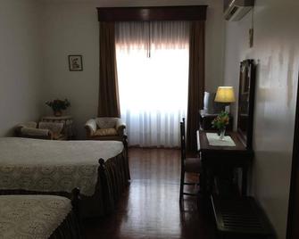 Hotel Vitoria - Santarém - Habitación