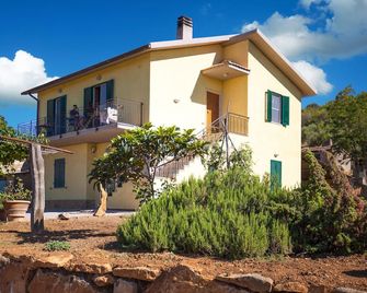 Poggiolivi Agriturismo Bio in Maremma - Montiano - Edificio