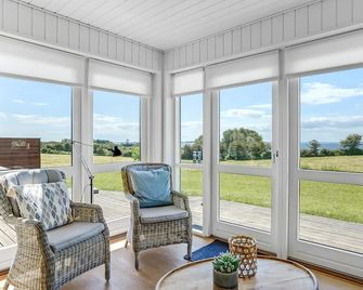 Amazing Home In Faaborg With Wifi - Faaborg - Вітальня